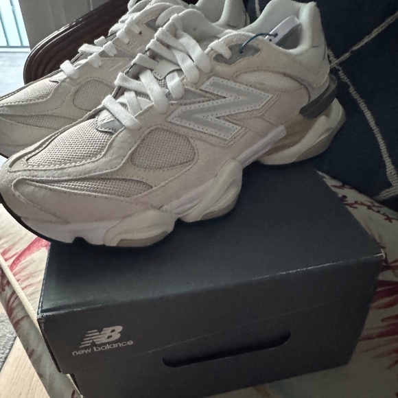 New Balance 9060 Seasalt Moonbeam NIB - Picture 2 of 11